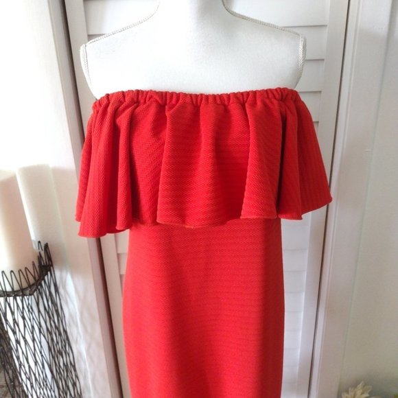 NWT LuLaRoe Cici On or Off shoulder ruffle chest red dress Sz M - Picture 2 of 7